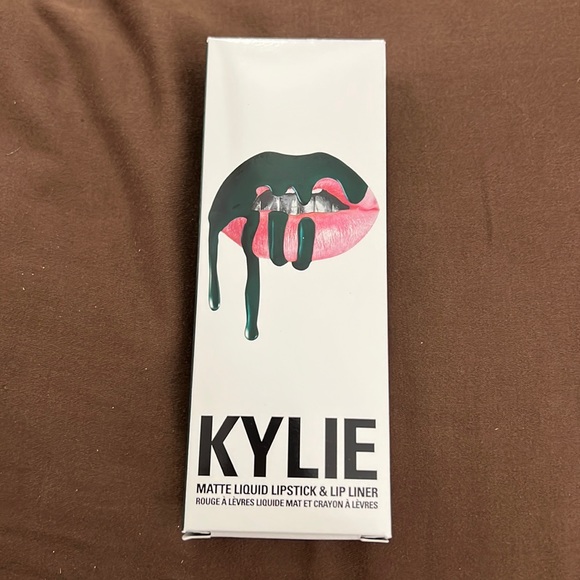 Kylie cosmetics liquid lipstick and lip liner - Picture 1 of 4
